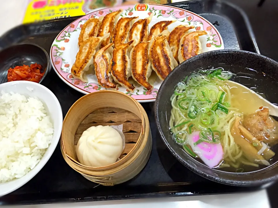 Snapdishの料理写真:春の餃子定食|wildcat山猫さん