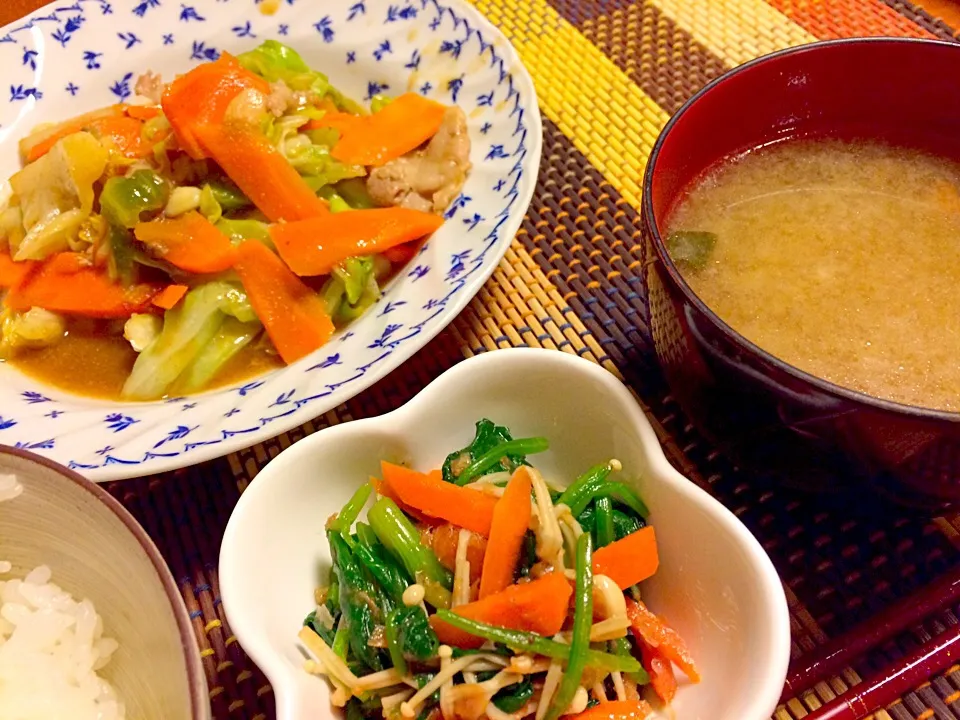 キャベツと豚肉の味噌炒め、ほうれん草のおかか和え、お味噌汁|あんなさん