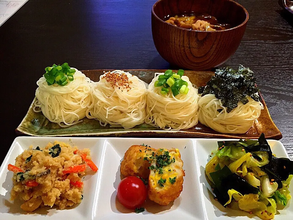 ⭐️卯の花 ⭐️コーンとはんぺんのふわふわ揚げ ⭐️キャベツとわかめのサラダ ⭐️肉汁そうめん|よっちぃさん