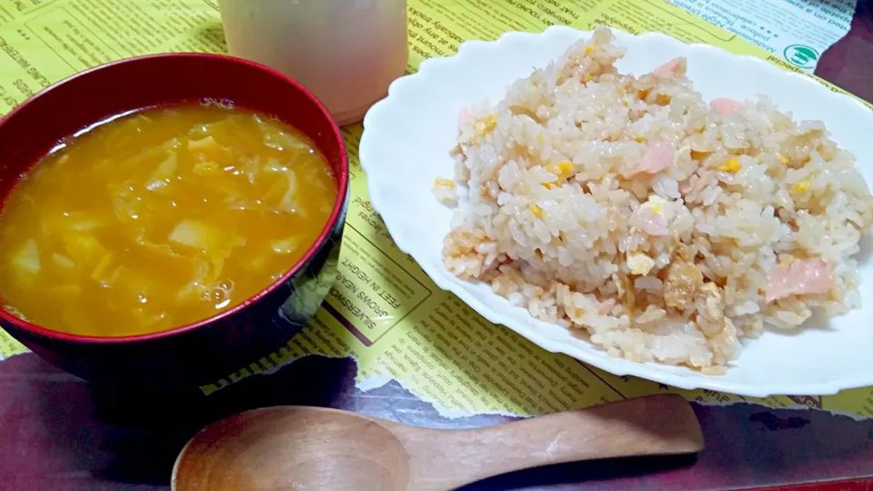 Snapdishの料理写真:炒飯☆カレースープ|みぽりんさん