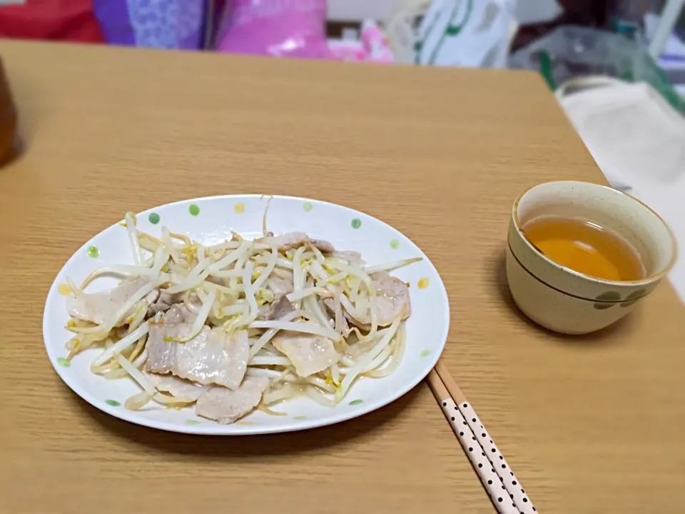 豚バラもやしの味覇炒め|ｒｋｎｎさん