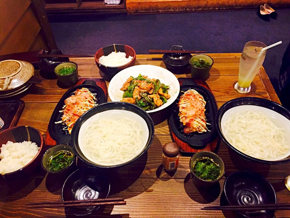 釜あげうどん 青椒肉絲 オムそば|くどみさん