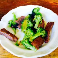 Beef and broccoli stir fry|Katie Wiedenmanさん