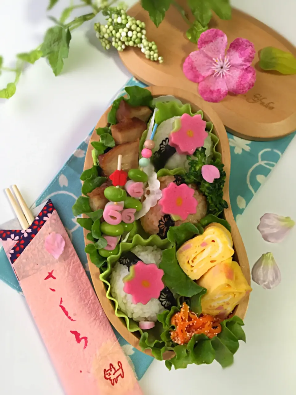 ゆっぴーのお花見🌸弁当『手毬桜むすび』|kumiさん