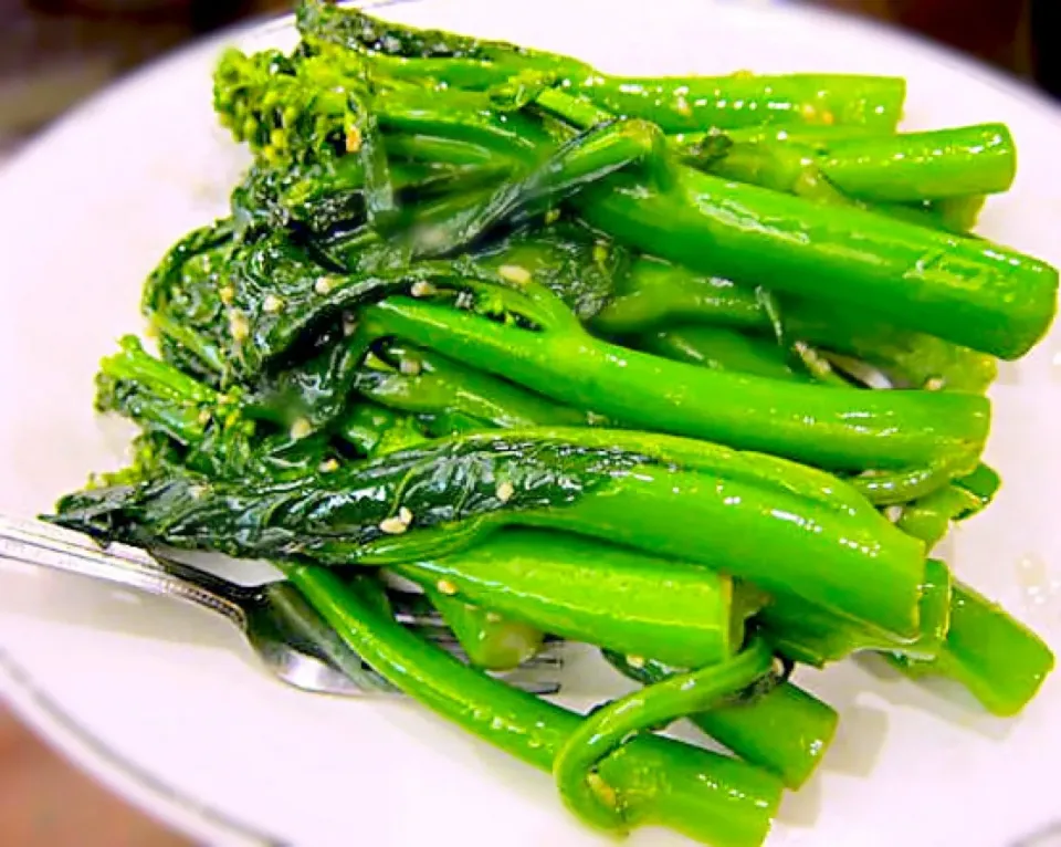 Snapdishの料理写真:Steamed gai lan :D|KHaylee09さん