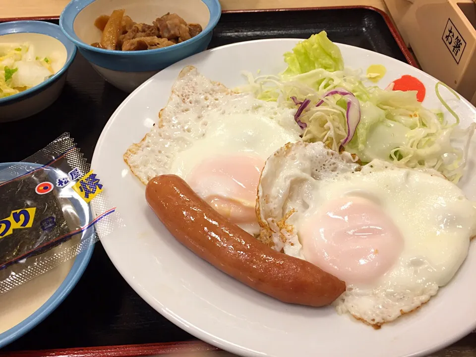 Snapdishの料理写真:ソーセージエッグW定食|マハロ菊池さん