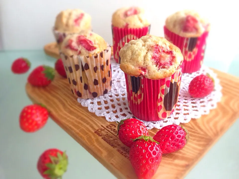 リーチさんの料理 フレッシュ苺のミルキーマフィン🍓|ふぅちゃんさん