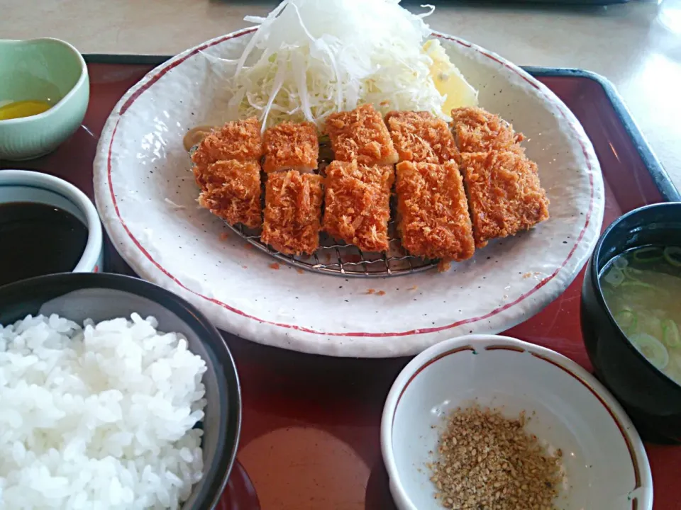 Snapdishの料理写真:ロースカツ定食～♪@ さすが家、福島市～♪|quitaさん