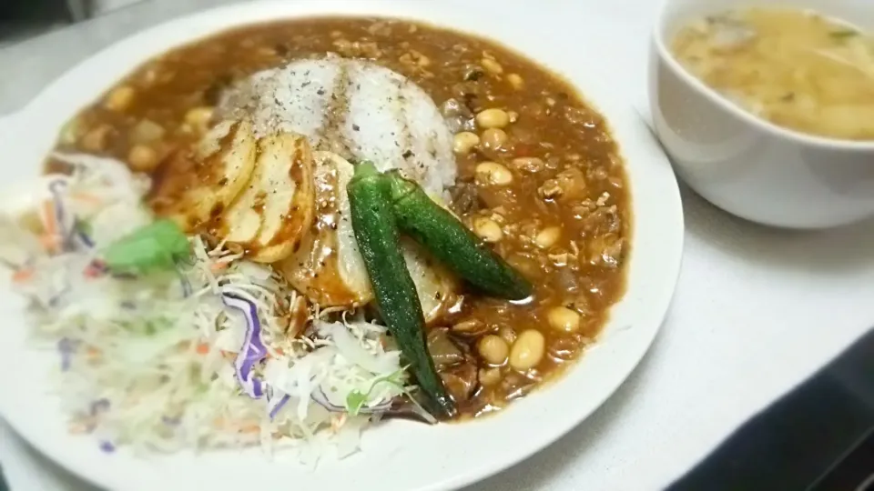 ｻﾊﾞ缶&豆缶のｶﾚｰ
晩ごはん✨|kaz(*･ω･)さん