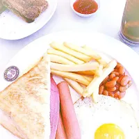 Snapdishの料理写真:breakfast fit for a king.|intanlyanaさん