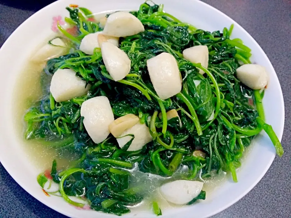 Spinach With fish balls.|🌷lynnlicious🌷さん