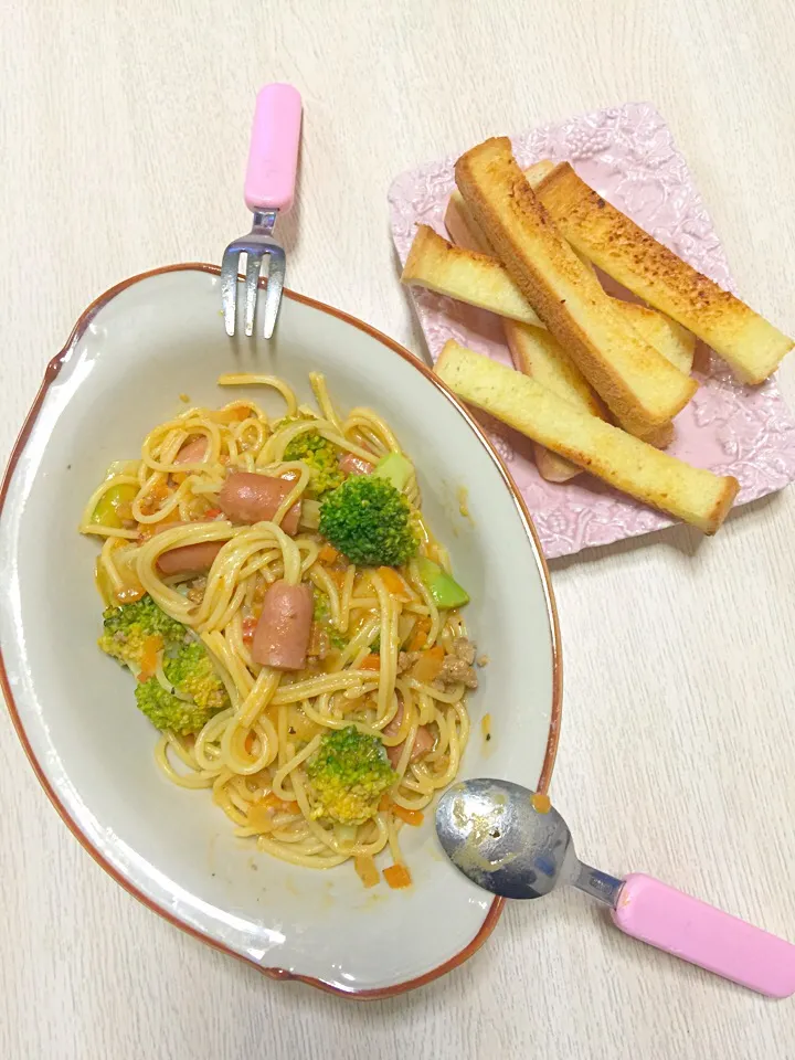 Pasta & Garlic Toast|meraflorさん