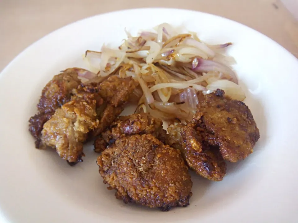 chicken liver with caramelized onion|booh marquezさん