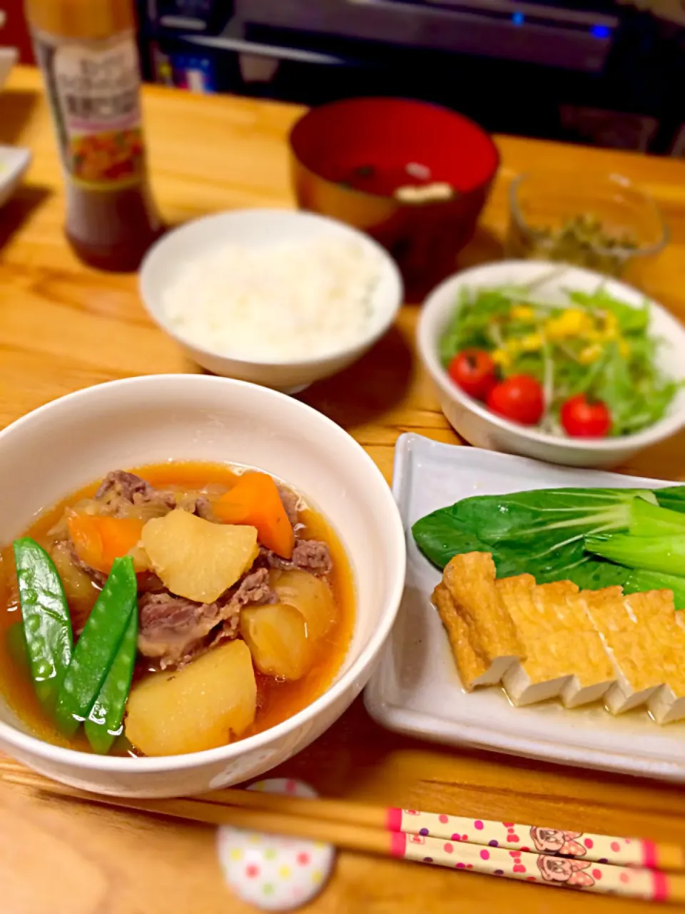 肉じゃがとチンゲン菜と厚揚げの煮物|うーろんさん