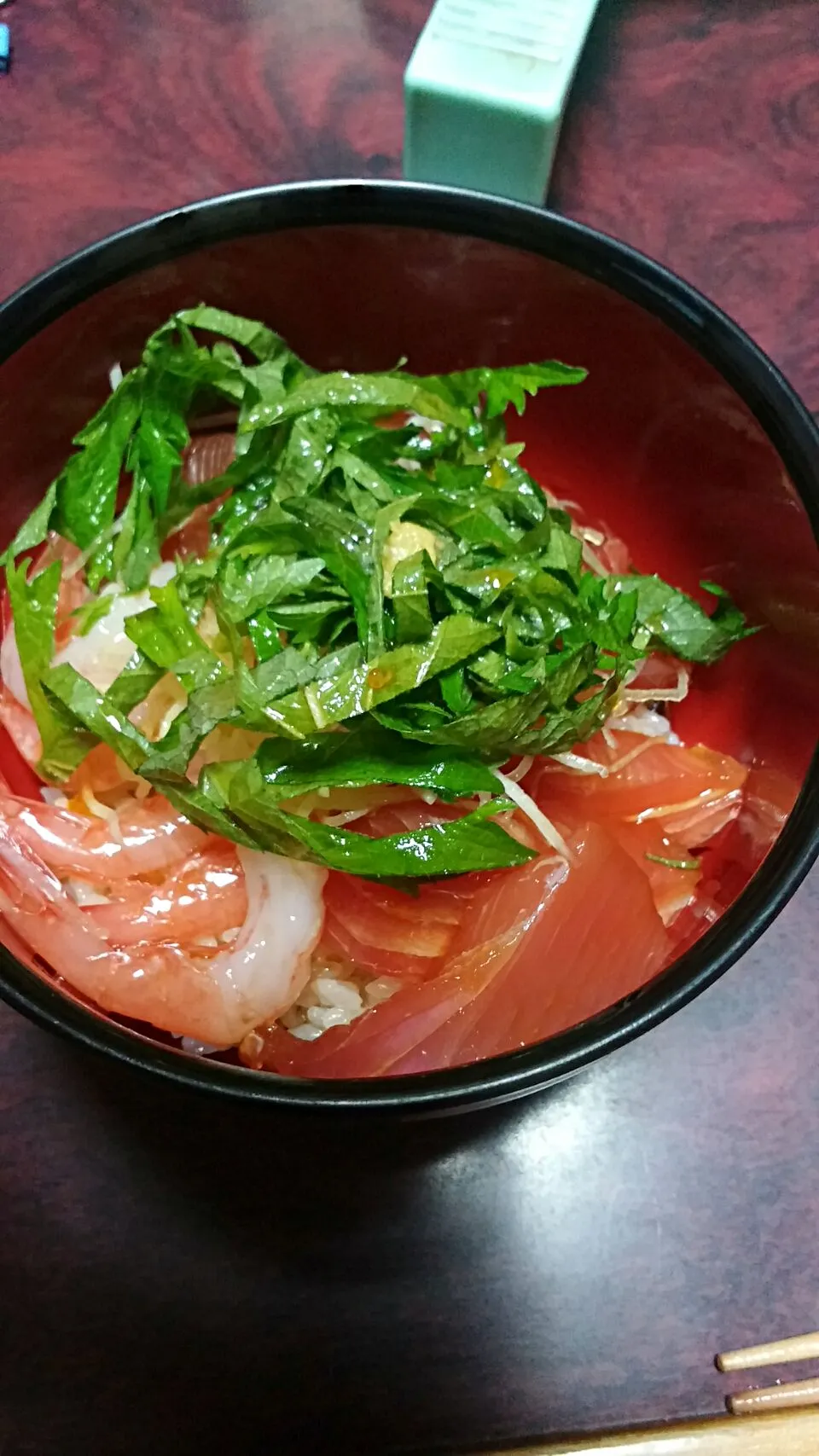 マグロと甘エビの丼 #丼 #マグロ #甘エビ|めるしぃ((●ﾟνﾟ)さん