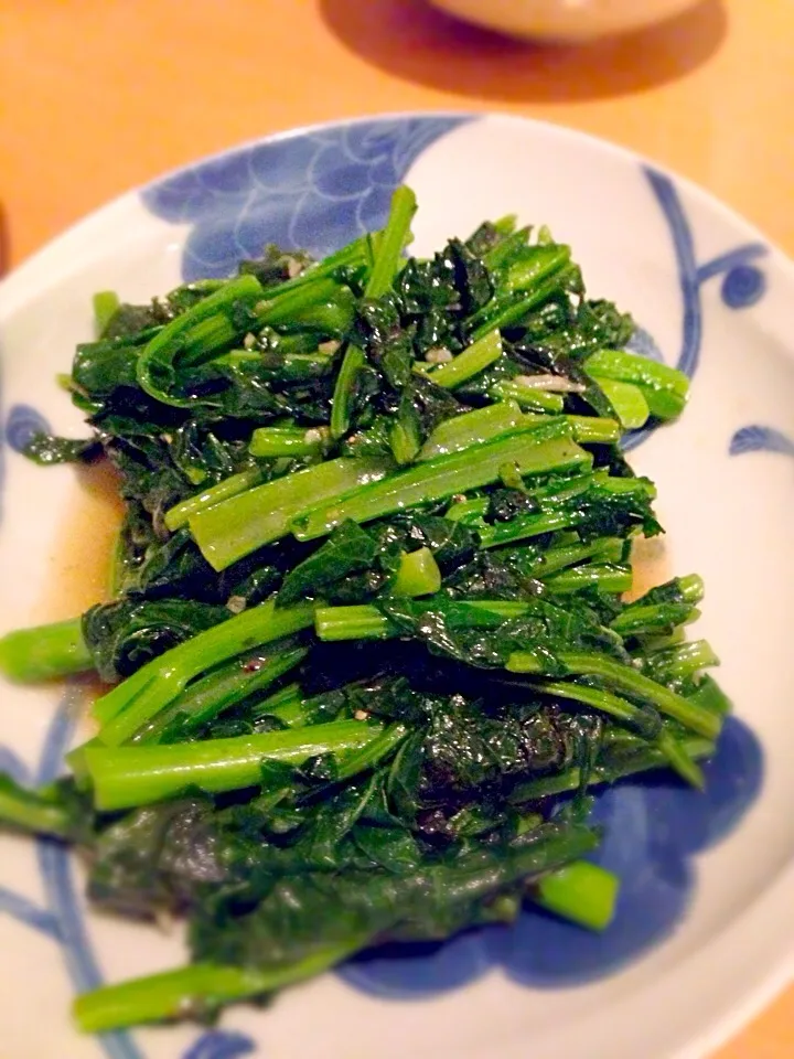 Snapdishの料理写真:かき菜のニンニク炒め Garlic stir fried kakina greens|Funky Chefさん