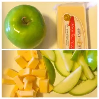 Snapdishの料理写真:Apple and cheese|shykneehighkneeさん