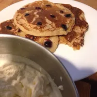 Blueberry pancakes fresh whipped cream|Melissa Cowleyさん