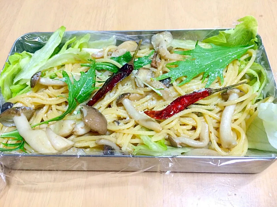 マッシュルーム and lettuce spaghetty🍱🍝😍|Regina Camposanoさん