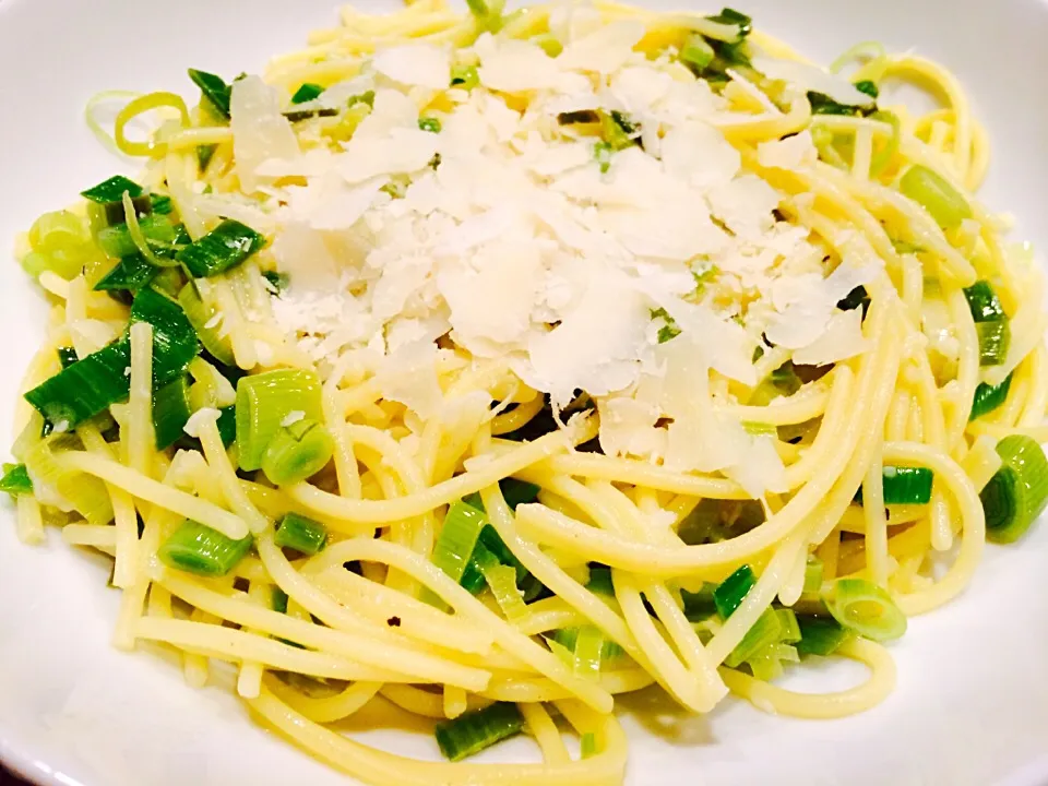 Green garlic, butter, and Parmesan spaghetti|idgara000さん