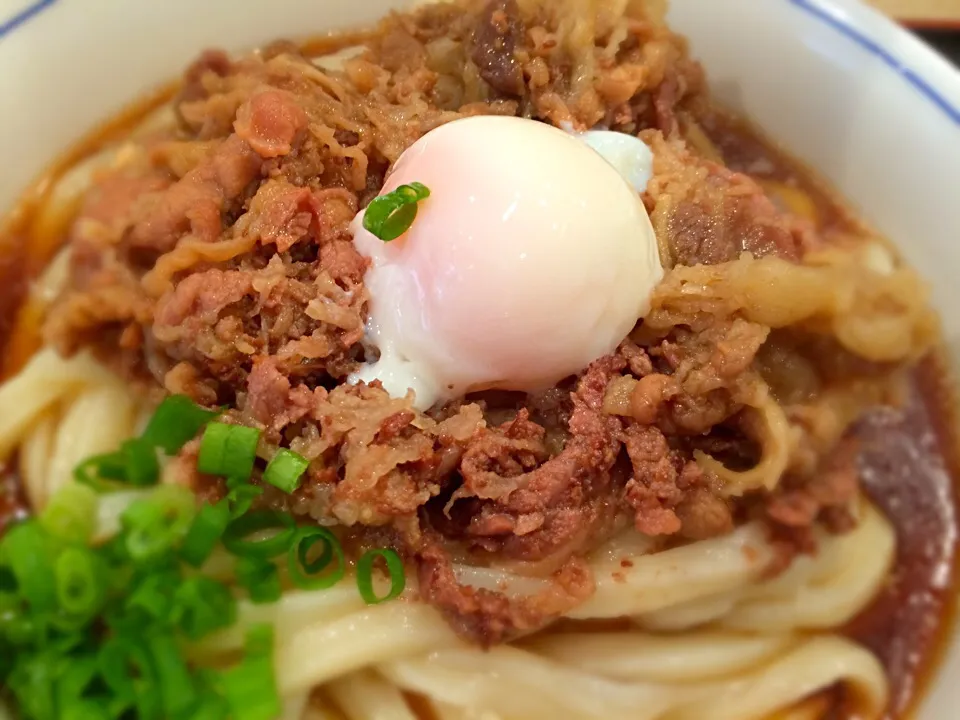 Snapdishの料理写真:温玉肉冷やぶっかけうどん 大盛|buhizouさん