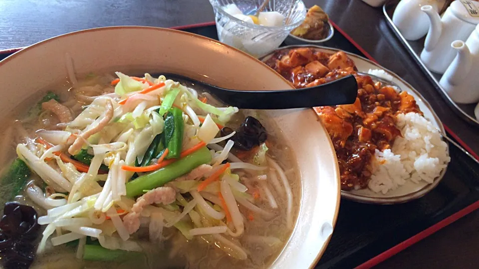 【日替定食】野菜タンメンと小麻婆豆腐丼を頂きました。|momongatomoさん