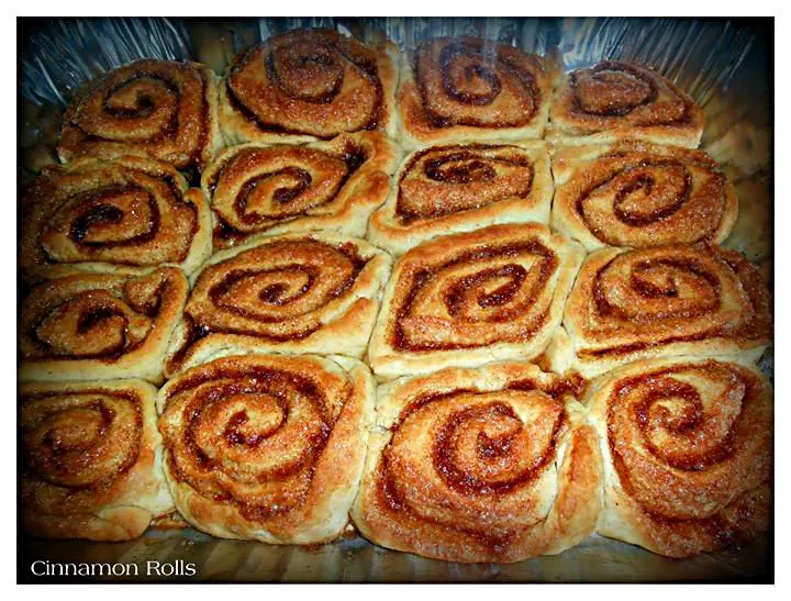 cinnamon rolls|booh marquezさん