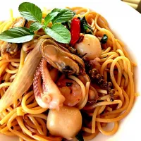 Spaghetti with Spicy Mixed Seafood ( Thai style )|Anchiya Berghuisさん