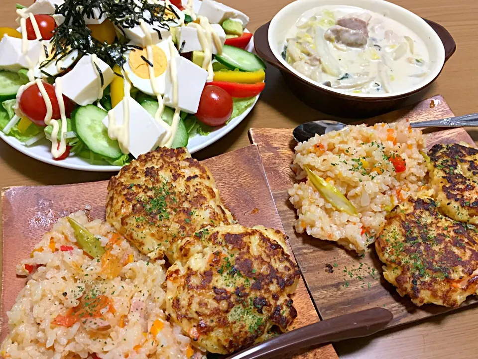 ☆えびのハンバーグ☆炊飯器で簡単トマトのピラフ☆鷄と白菜のクリーム煮☆アボカド豆腐サラダ|saaayaさん