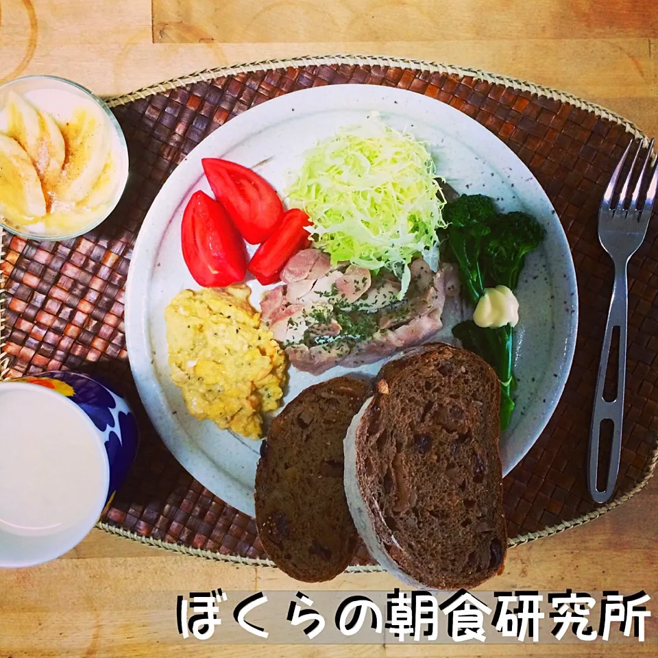 ぼくらの朝食研究所。
今日は僕だけがご出勤だから
ぼくの朝食研究所かな？
さ〜〜って！仕事行ってきまーす！🎶|食キングさん