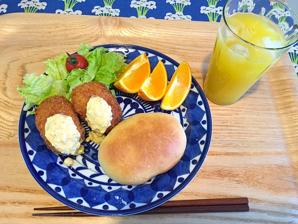 手作りポテトコロッケとパンの朝ごはん✧*|Makiさん