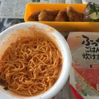 Snapdishの料理写真:今日の寝坊弁当(￣▽￣)|Syunji Maruyamaさん