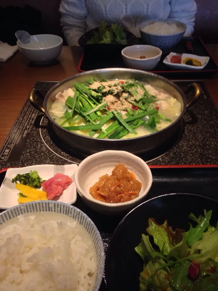 Snapdishの料理写真:もつ鍋定食1100円(一人前)|PegaOさん