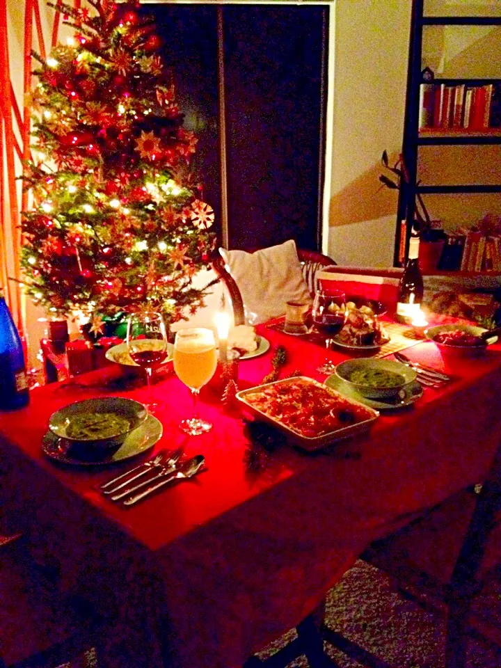 Snapdishの料理写真:Christmas Dinner! Cream of Broccoli Soup, Spaghetti Squash Casserole and Marinated Tempeh|Fee Fischerさん