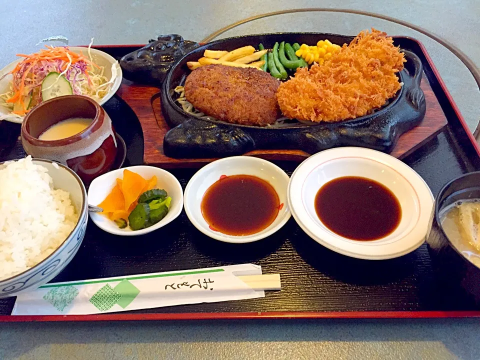 ハンバーグとトンカツ定食|Masahiko Satohさん