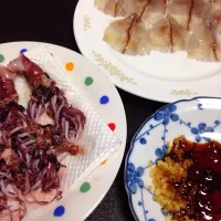 Snapdishの料理写真:ホタルイカの生刺身と、引っこ抜いた足(o^^o)|こうたパパさん