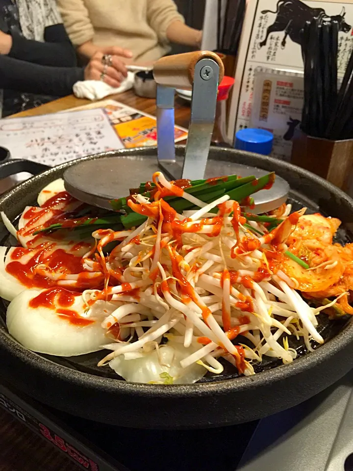 シロコロホルモンの鉄板焼き|ツツヤンさん