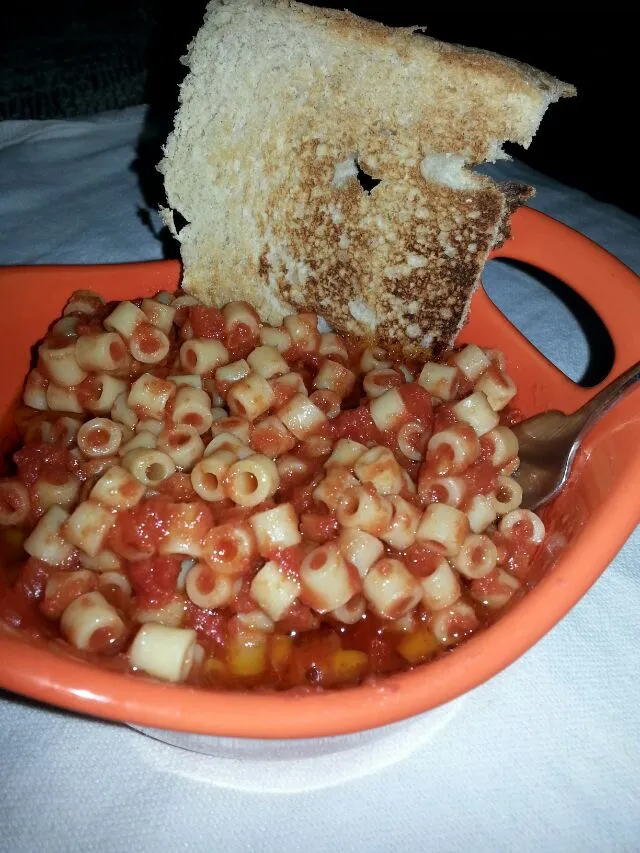 Snapdishの料理写真:dittalini pasta with spicy homemade sauce and sourdough bread.|Polly Gelfusoさん