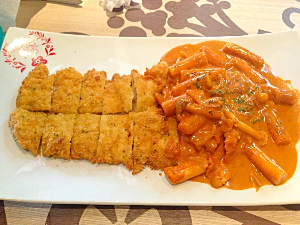 Pork cutlet with spicy tokpokki cabonara|PhUnGさん