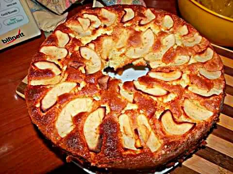 apple cake with cinnamon|Alexandra Irinaさん