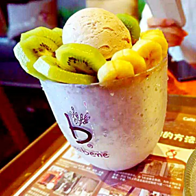 Fruit water shaving ice with Yogurt Icecream #Coffee Bene #|无笑点さん