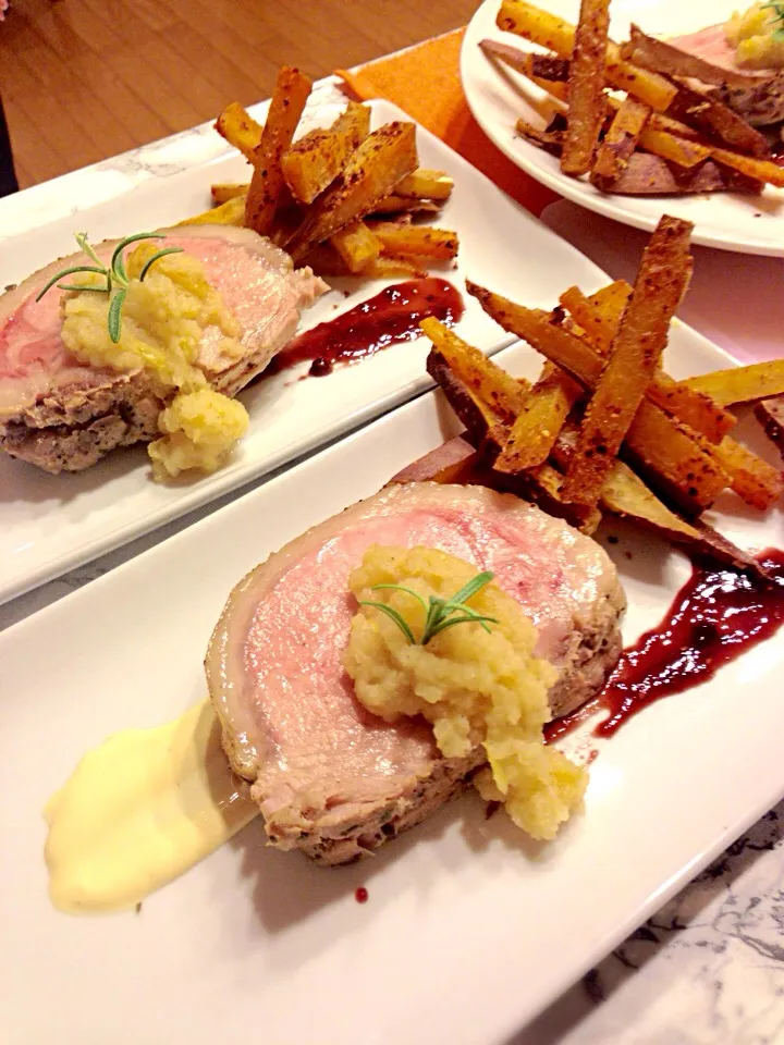 Sayaka's Roast pork with smoked apple sauce, anchovy mayo. Sweet potato fries and raspberry chipotle.|Sayakaさん