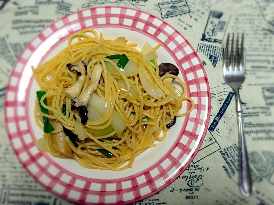 Snapdishの料理写真:ひらたけのバター醤油パスタ|はなちゃんさん