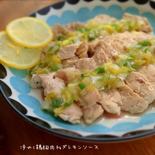 Snapdishの料理写真:鶏胸肉ソテーネギレモンソース|さやかさん