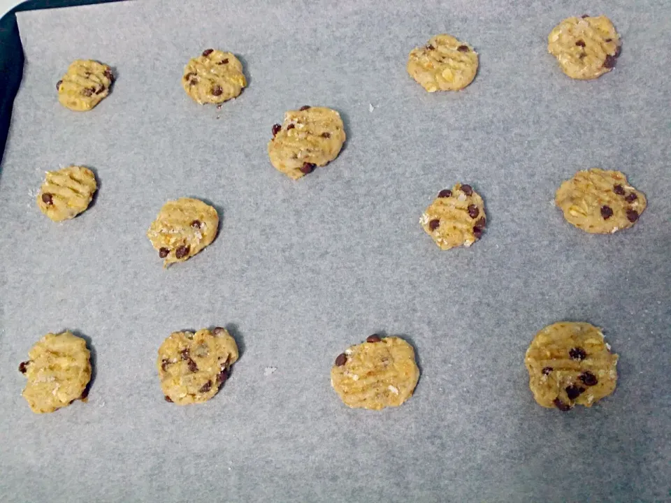 Baking Healthy Oatmeal Choc Chips Cookies (No butter no sugar)
Hopefully is nice 😅|🌷lynnlicious🌷さん