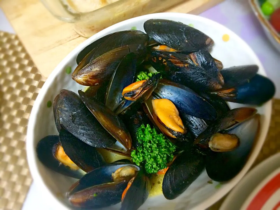 Side dish "Garlic Butter Mussels "yummy let's dig in ! Enjoy your dinner everyone|Babyluv Cabrera Ocampoさん