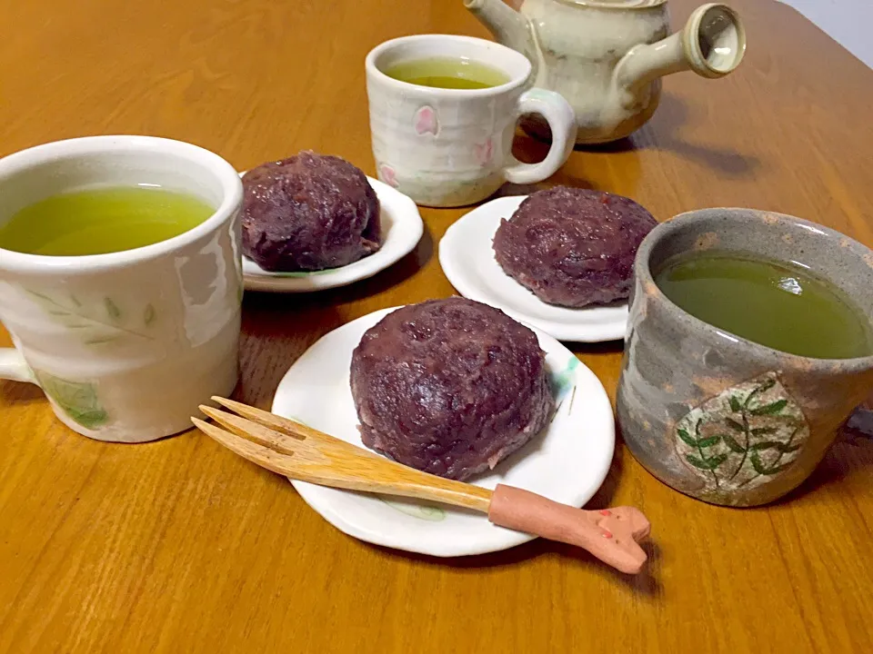おはぎ💕と抹茶入り白折八女茶|さくたえさん