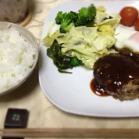 Snapdishの料理写真:ハンバーグプレート！|飯田眞紀さん