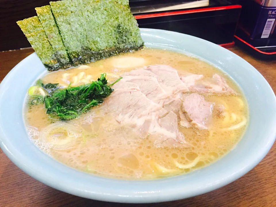 Snapdishの料理写真:家系ラーメン😎＋煮卵|manaapさん