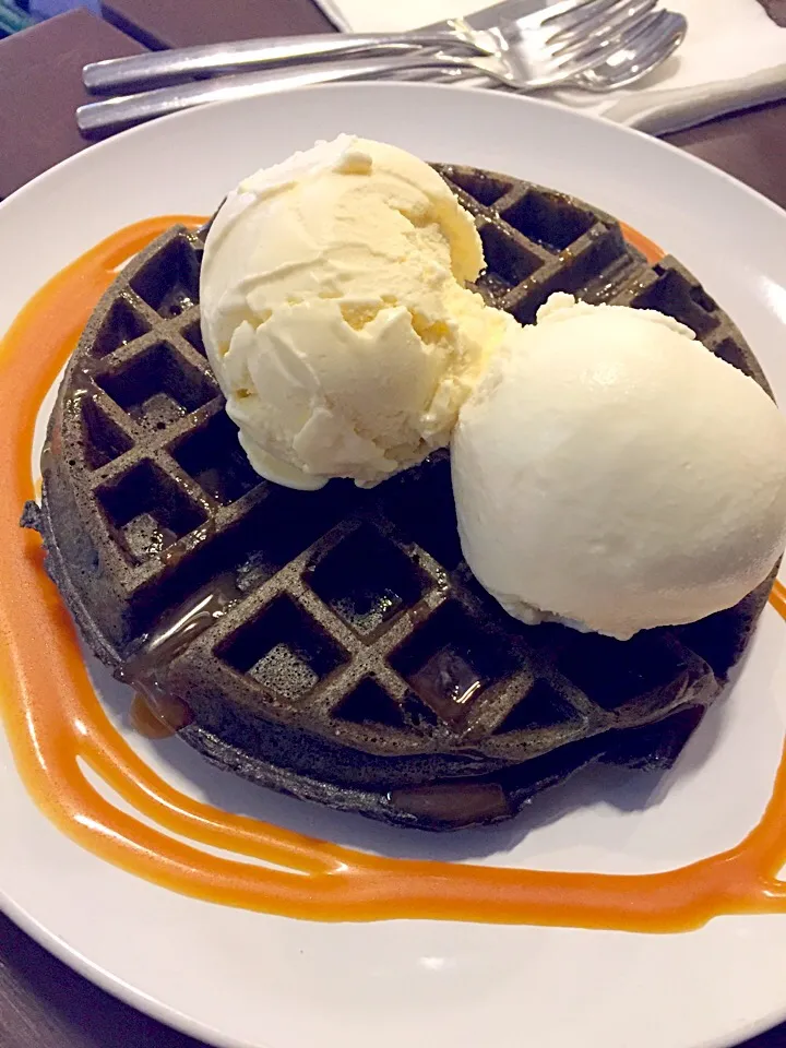 waffles with ice cream|hweeyhさん